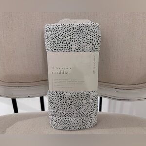 NWT Little Unicorn Cotton Muslin Swaddle in Green Seed